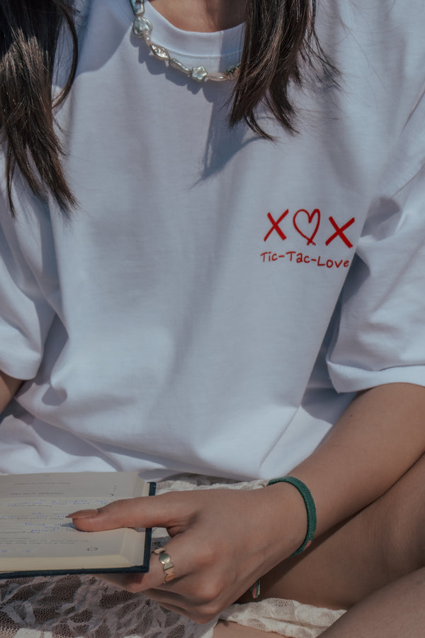 TIC TAC LOVE TEE